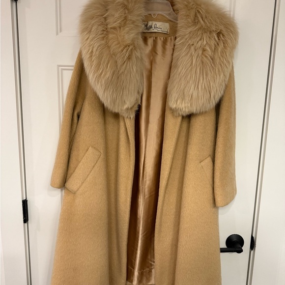 Vintage 1960s Lilli Ann Paris San
Francisco Wool, Fur Collar,
Long Coat - Picture 6 of 10